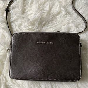 Michael kors cross body